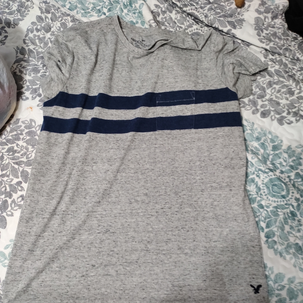 Tshirt - Picture 2 of 2